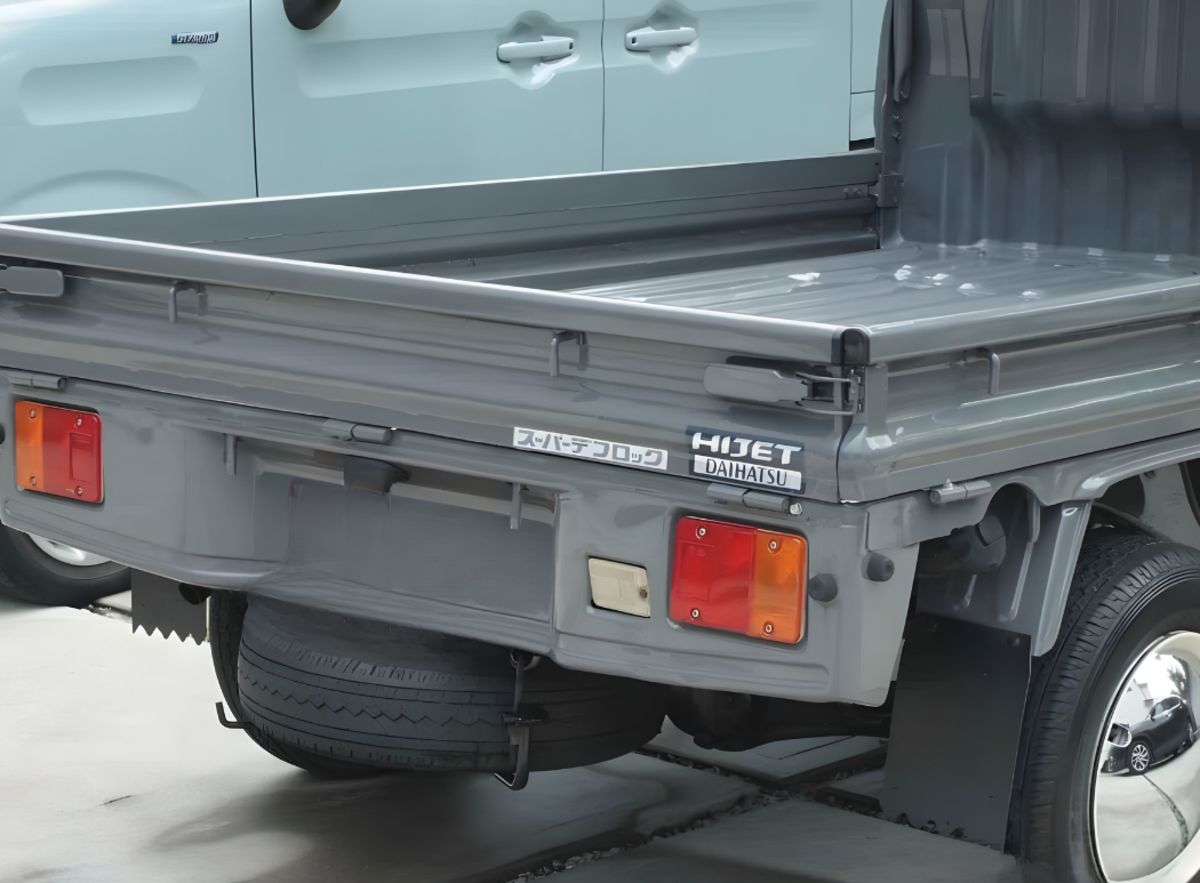 1998 Daihatsu Hijet Truck Climber 4WD thumbnail 3
